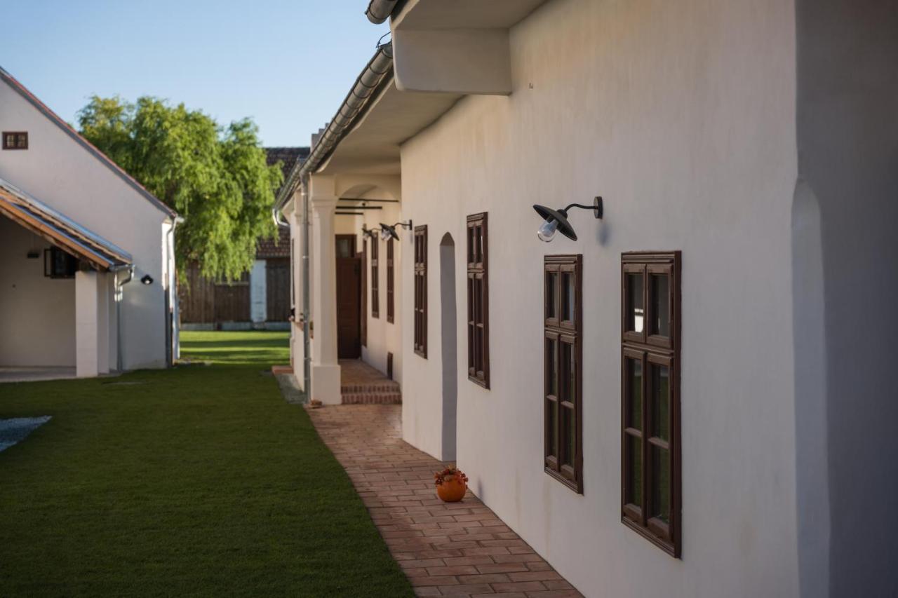 Tschardakenhof Appartements Lutzmannsburg Exterior photo